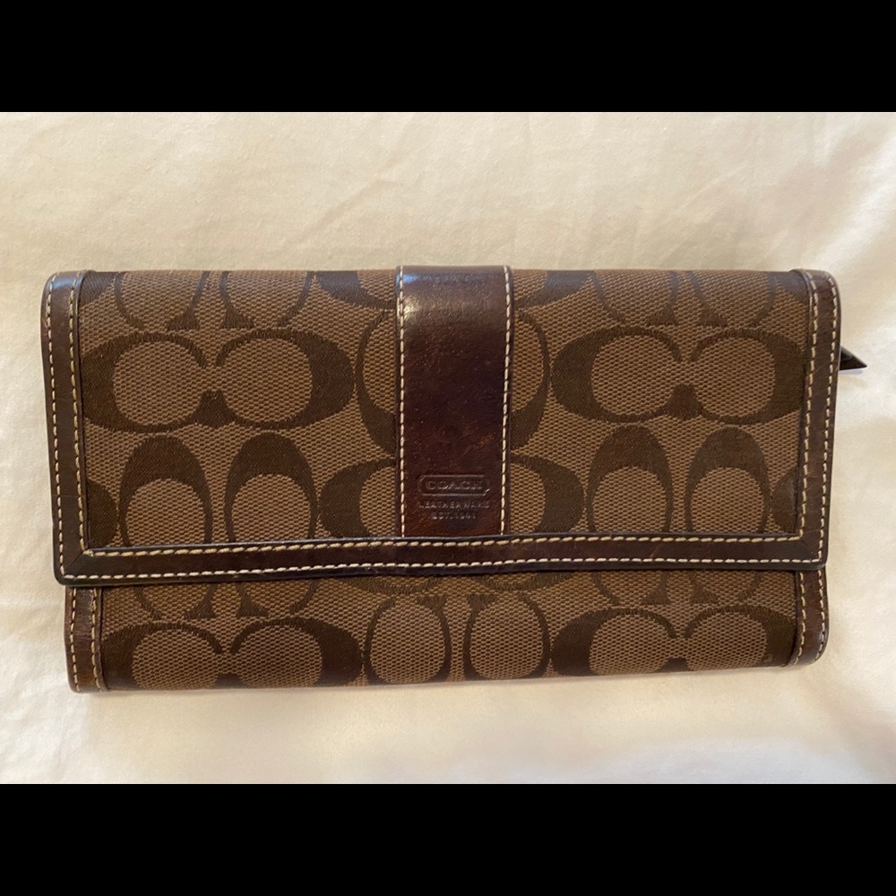 Authentic Coach Trifold Wallet - Great condition!